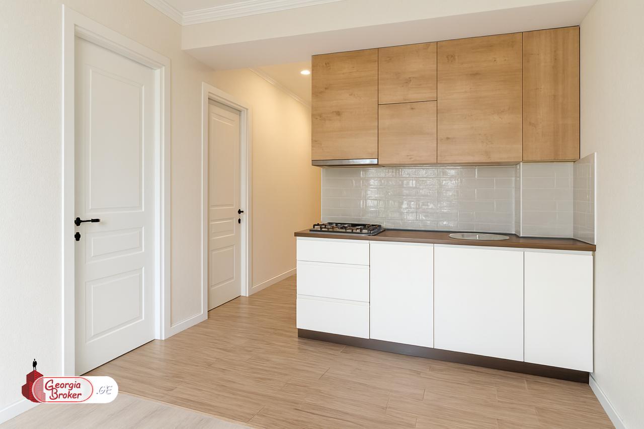 продается квартира с новым ремонтом 3-комнаты